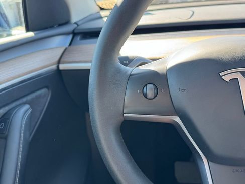 Used 2023 Tesla Model Y Long Range AWD/4WD image 9