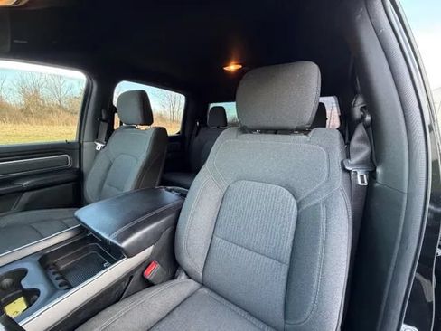 Used 2019 RAM 1500 Big Horn AWD/4WD image 11