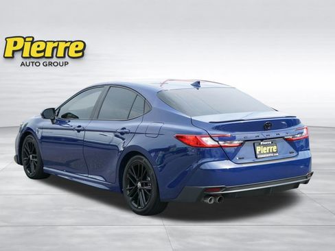 Used 2025 Toyota Camry SE image 8