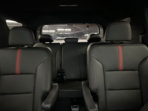 Used 2024 Chevrolet Traverse RS AWD/4WD image 25