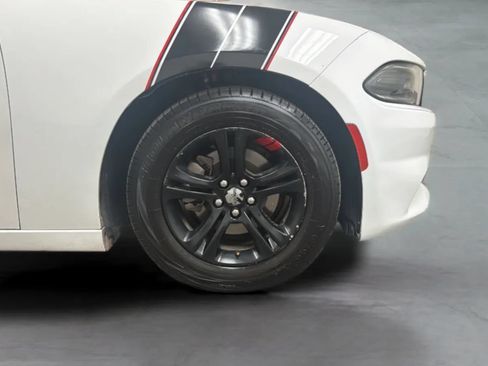 Used 2019 Dodge Charger SXT RWD image 26