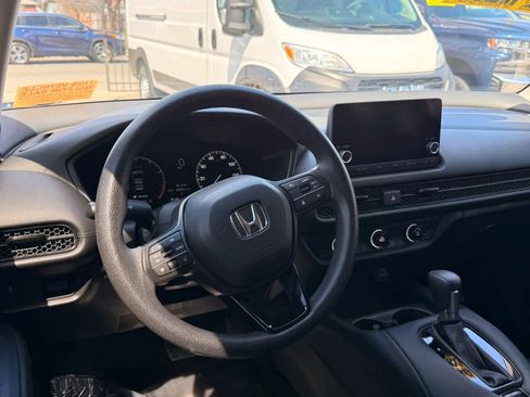 Used 2023 Honda HR-V LX image 16
