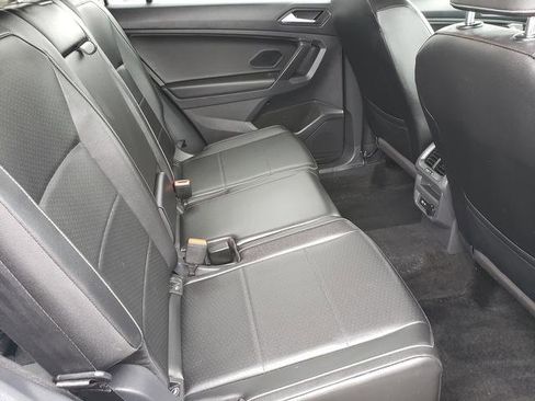 Used 2021 Volkswagen Tiguan SE AWD/4WD image 17