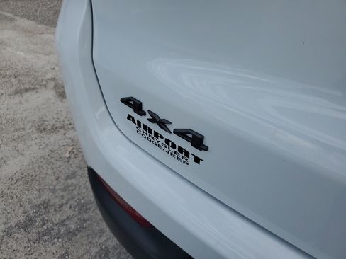 New 2026 Jeep Compass Latitude image 7