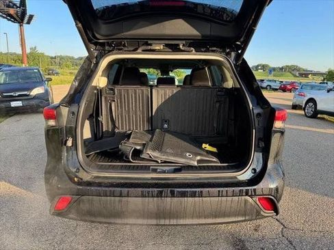 Used 2021 Toyota Highlander LE AWD/4WD image 68