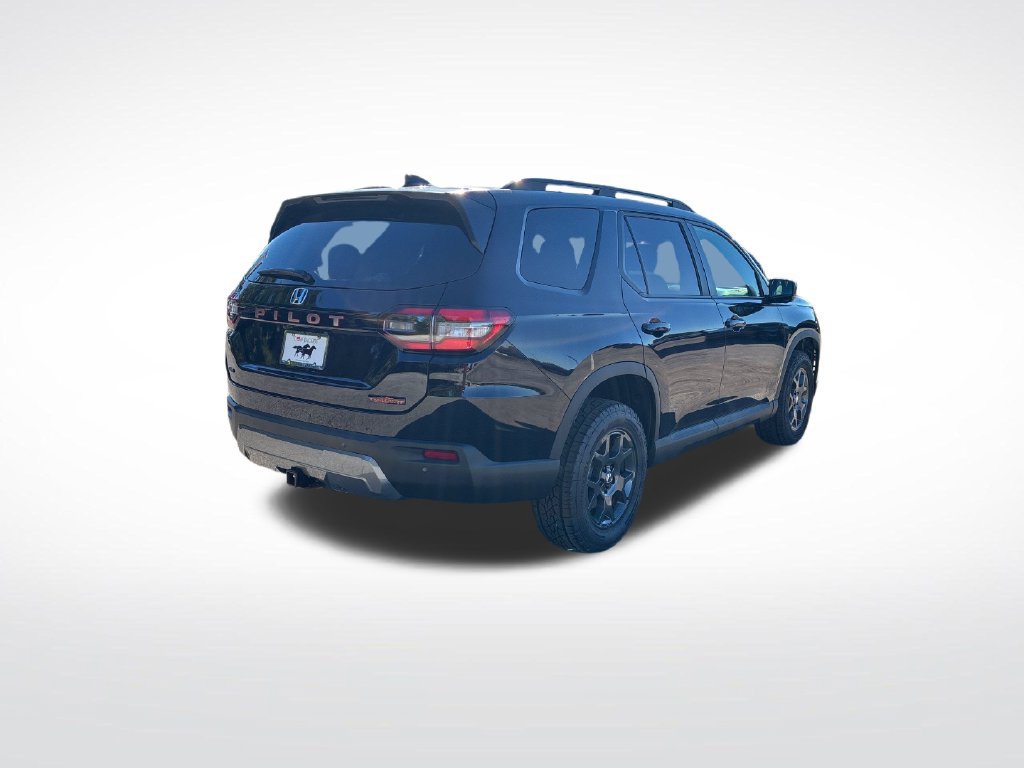 New 2026 Honda Pilot TrailSport image 3