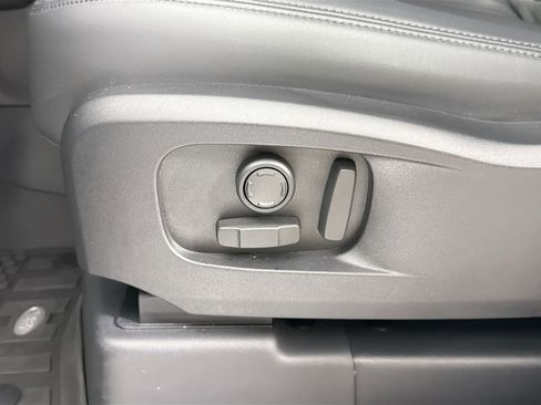 Certified 2025 Land Rover Defender 110 S image 21