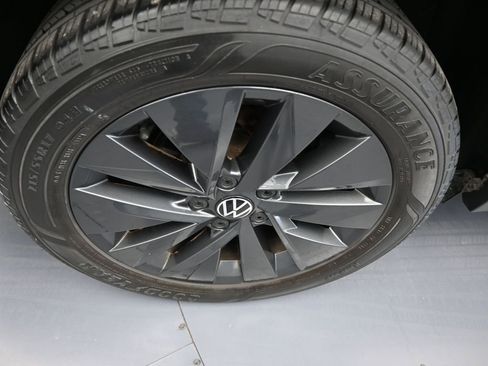 Used 2022 Volkswagen Taos S image 34
