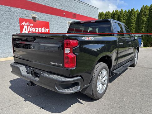 Used 2024 Chevrolet Silverado 1500 Custom AWD/4WD image 3