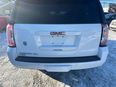 Used 2018 GMC Yukon XL SLT w/ Open Road Package image 16