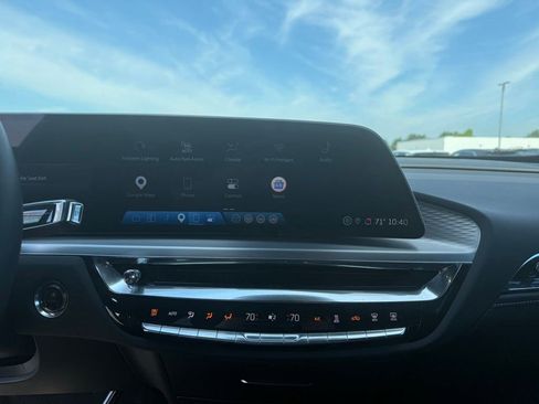 Used 2025 Cadillac Lyriq Luxury w/ LPO, Floor Liner Package AWD/4WD image 23