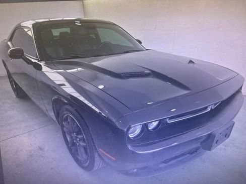 Used 2019 Dodge Challenger SXT w/ Plus Package image 3