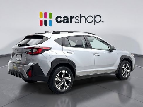 Used 2025 Subaru Crosstrek 2.0i Premium image 5
