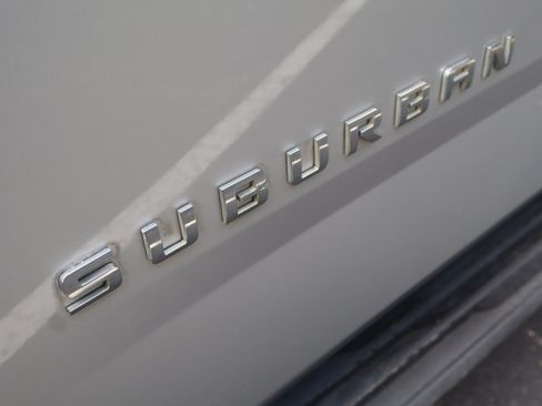 Used 2017 Chevrolet Suburban LT w/ Luxury Package RWD image 58