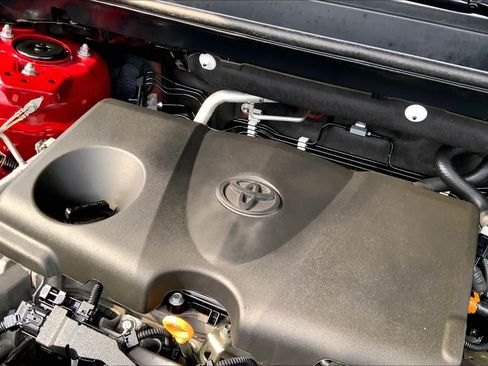 Used 2024 Toyota RAV4 XLE FWD image 29