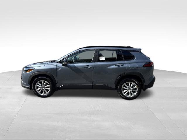 New 2026 Toyota Corolla Cross LE w/ Moonroof Package AWD/4WD image 2