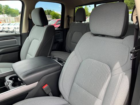 Used 2020 RAM 1500 Big Horn AWD/4WD image 10