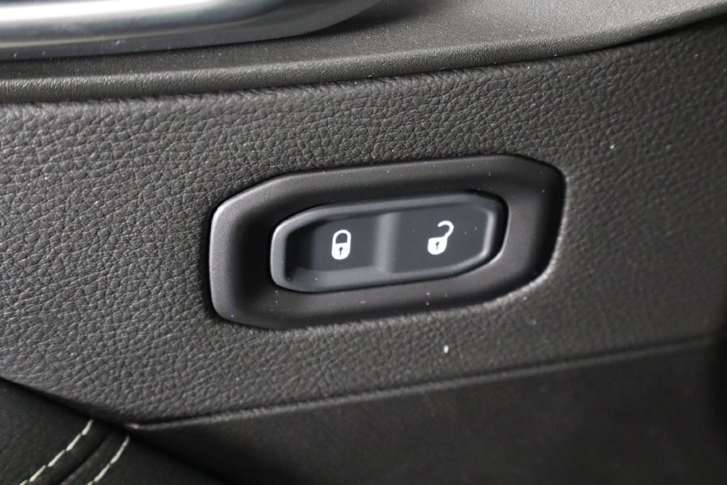 Used 2021 Jeep Wrangler Unlimited Sahara AWD/4WD image 22