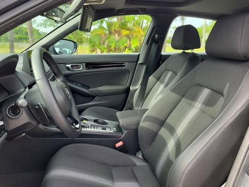 Used 2025 Honda Civic Sport image 25