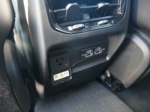 New 2025 Jeep Grand Cherokee Altitude image 15