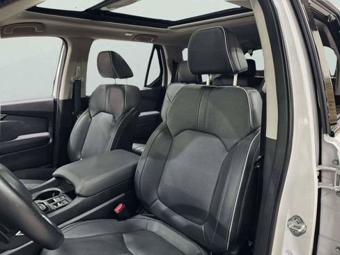 Used 2023 Honda Pilot Elite image 25