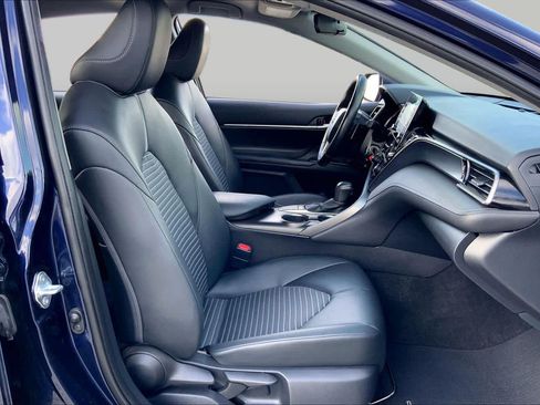Used 2022 Toyota Camry SE FWD image 9