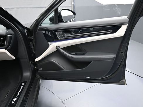 Certified 2024 Porsche Panamera 4 image 29