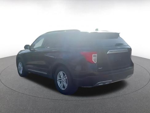 Used 2024 Ford Explorer XLT w/ Equipment Group 202A image 10