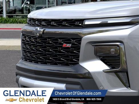 New 2026 Chevrolet Traverse Z71 w/ Enhanced Driving Package AWD/4WD image 13
