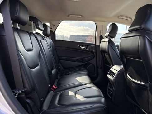 Used 2022 Ford Edge Titanium image 17