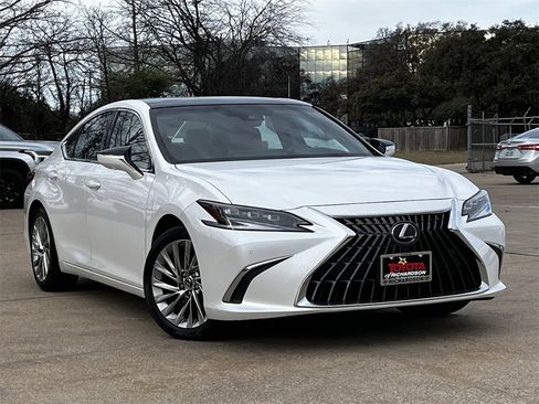 Used 2022 Lexus ES 350 Ultra Luxury image 2