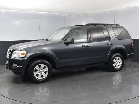 Used 2010 Ford Explorer XLT AWD/4WD image 5