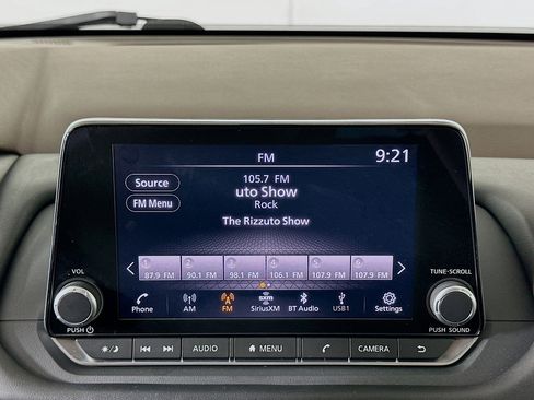 Used 2023 Nissan Rogue SV w/ SV Premium Package image 21