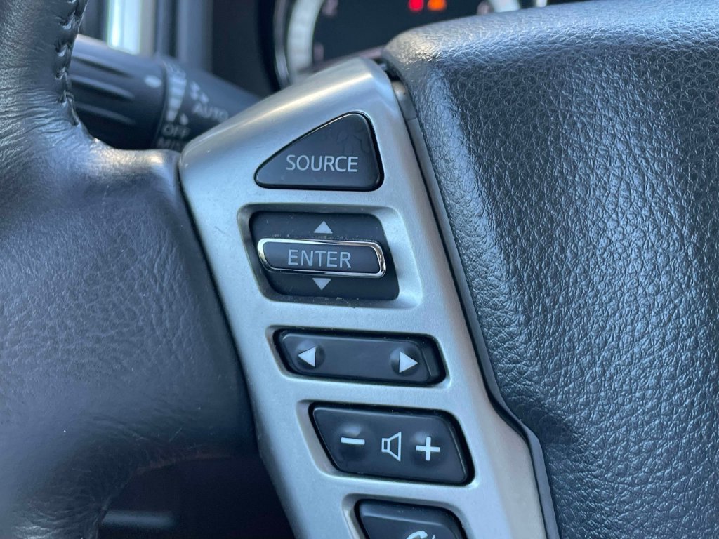Used 2018 Nissan Titan SV w/ SV Convenience Package AWD/4WD image 30