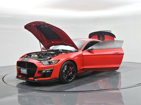 Used 2021 Ford Mustang Shelby GT500 w/ Technology Package image 28