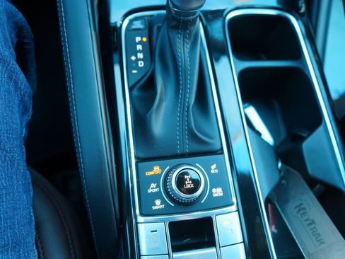 Used 2024 Kia Telluride EX w/ EX Captain's Chair Package image 35