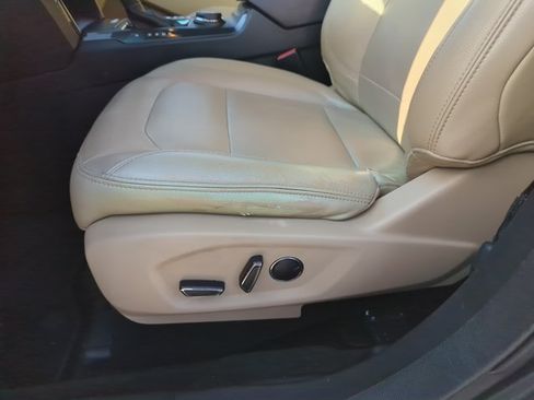 Used 2016 Ford Explorer XLT w/ Equipment Group 202A AWD/4WD image 14