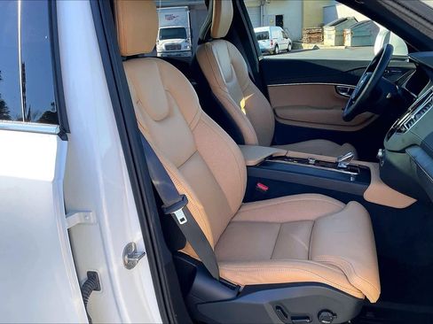 Used 2025 Volvo XC90 T8 Ultra image 10