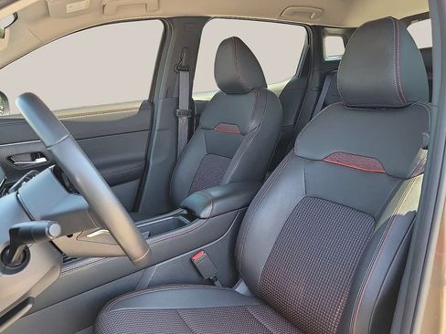 Used 2025 Nissan Kicks SR FWD image 11