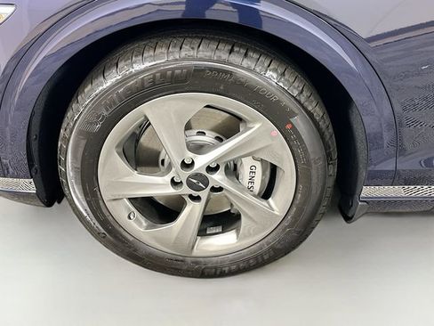New 2026 Genesis GV70 2.5T Advanced AWD/4WD image 23