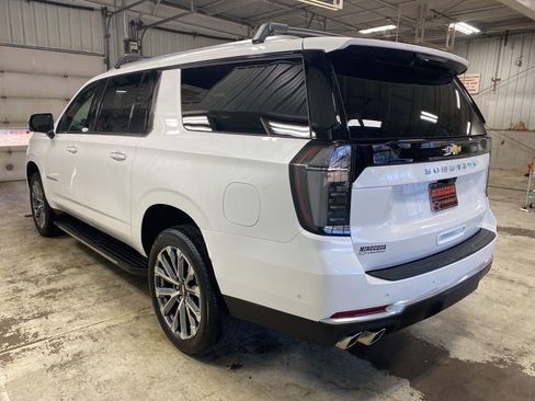 Certified 2025 Chevrolet Suburban High Country image 8