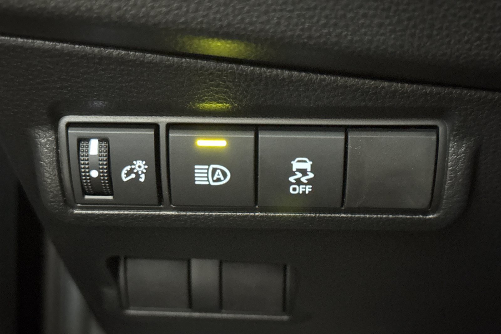 New 2026 Toyota Corolla Cross LE FWD image 29