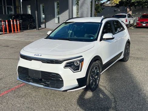 Used 2023 Kia Niro Wind w/ Wind Preserve Package image 4