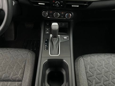 Used 2025 Nissan Kicks SV image 13