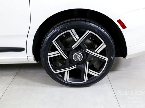 New 2026 Rolls-Royce Cullinan Black Badge AWD/4WD image 44