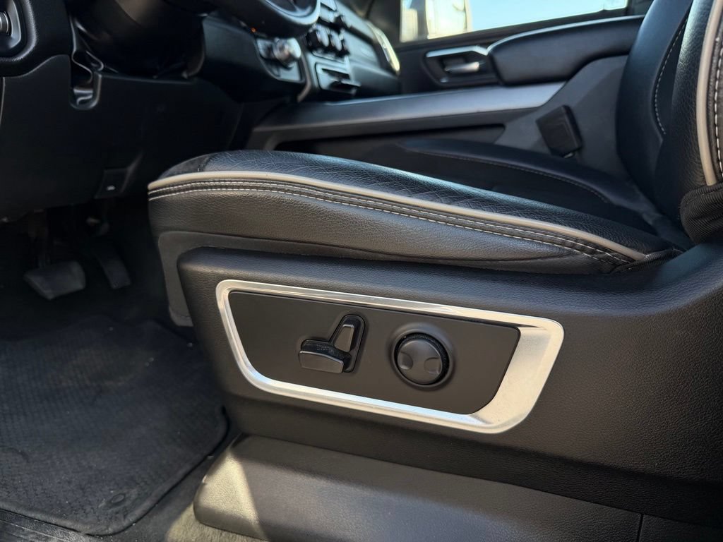 Used 2024 RAM 1500 Laramie AWD/4WD image 13