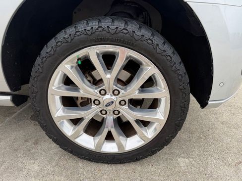 Used 2018 Ford Expedition Platinum RWD image 10
