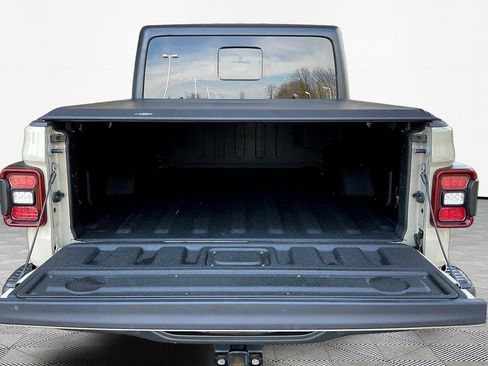 Used 2020 Jeep Gladiator Rubicon image 7