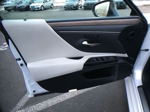 Used 2023 Lexus ES 350 w/ Premium Package image 16