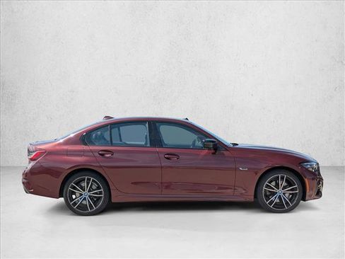 Used 2022 BMW 330e xDrive w/ M Sport Package AWD/4WD image 4